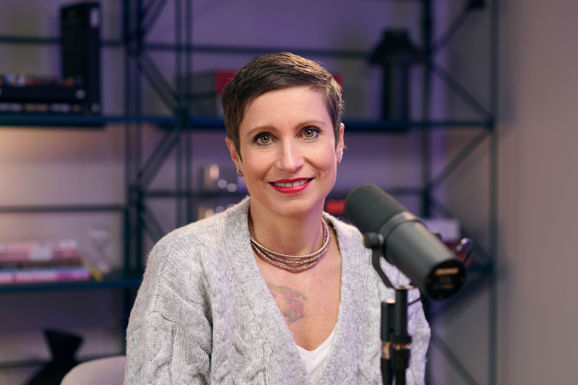 Ivana Karhanova recording a podcast